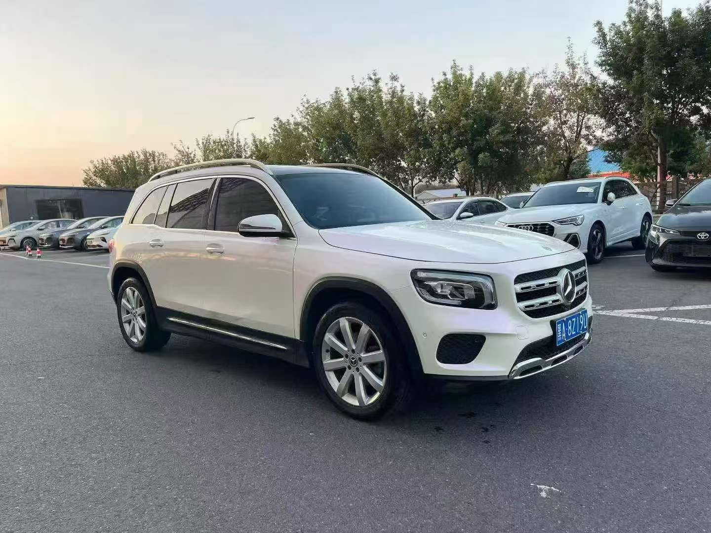 Mercedes-Benz GLB 2020 GLB200 3