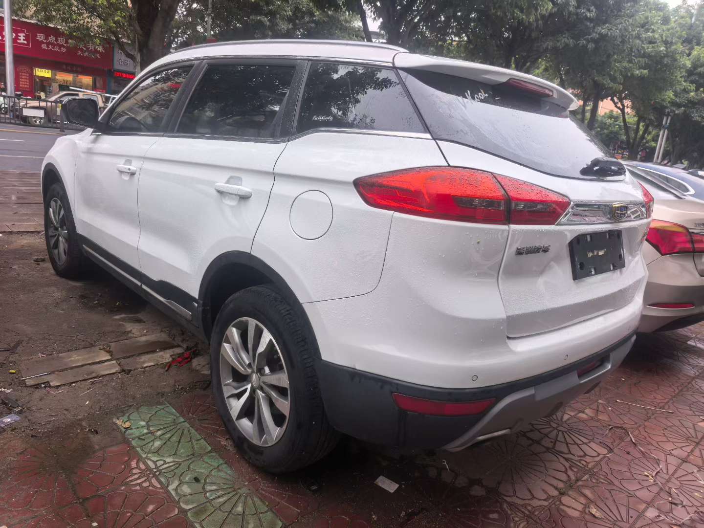 Geely Boyue 1.8T Automatic Panoramic Sunroof 4
