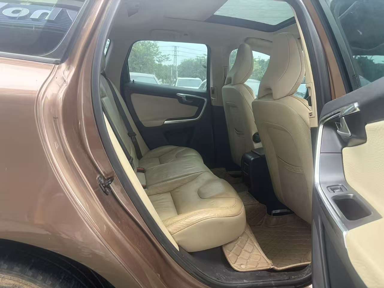 Volvo XC60 T5 Comfort 8