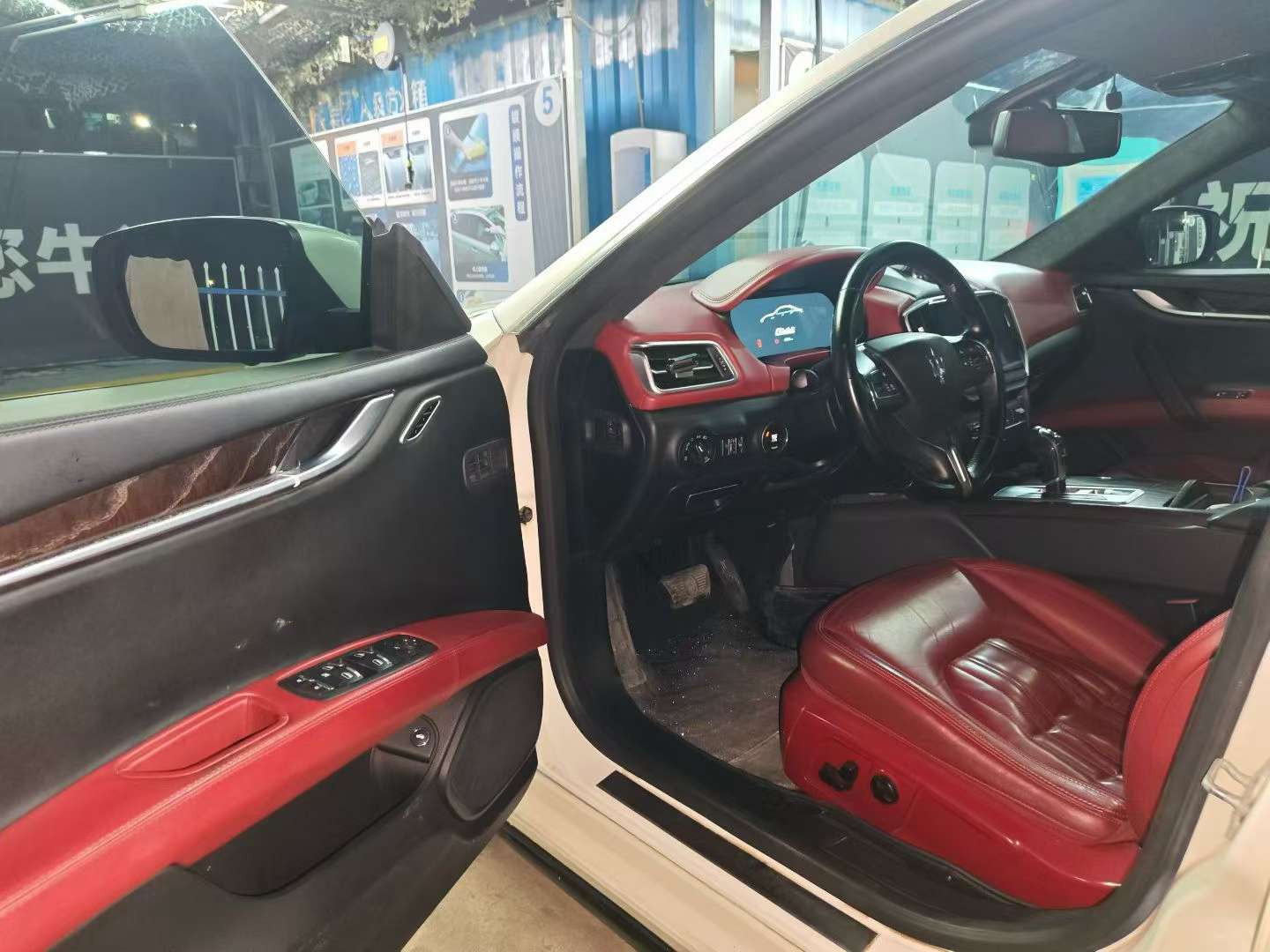 Maserati Ghibli 3.0T S 4