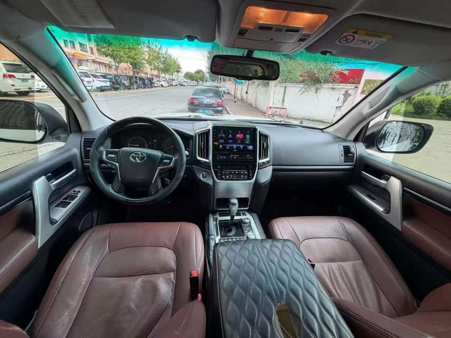 Toyota Land Cruiser 2014 4000 5-Seat Version 6