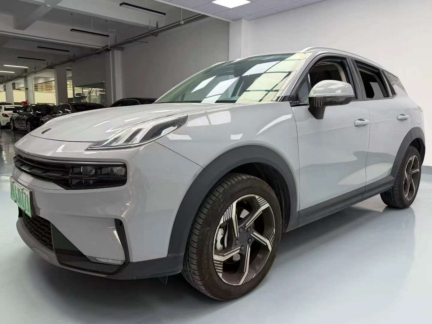 Lynk & Co 06