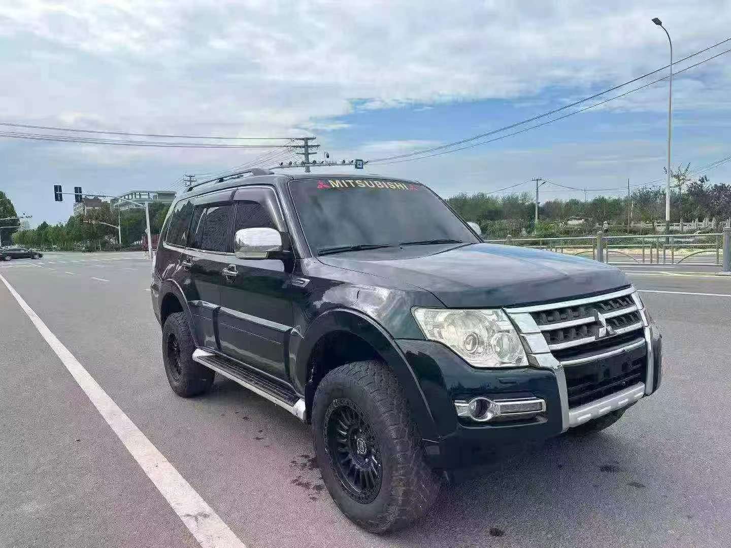 Mitsubishi Pajero V93 3