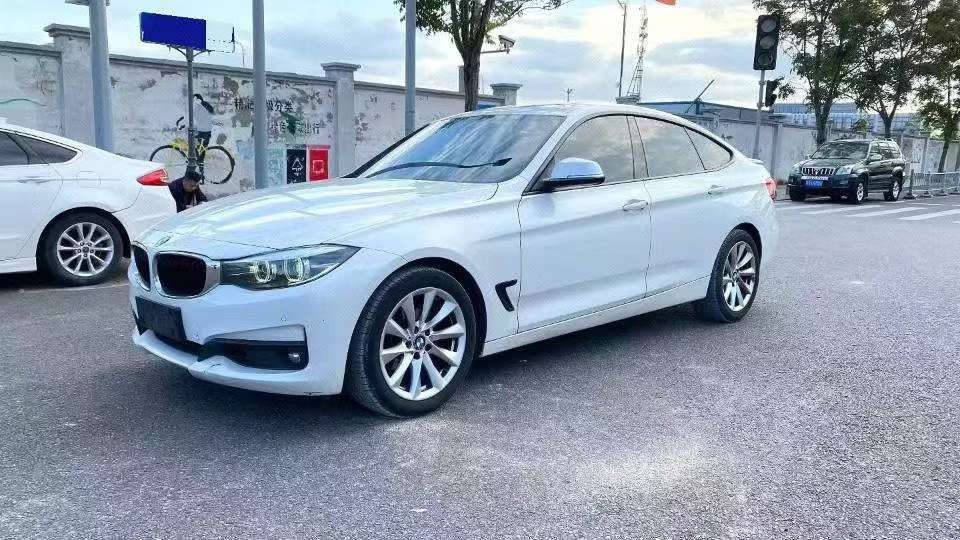 BMW 3 Series GT 2017 320iGT Fashion 3