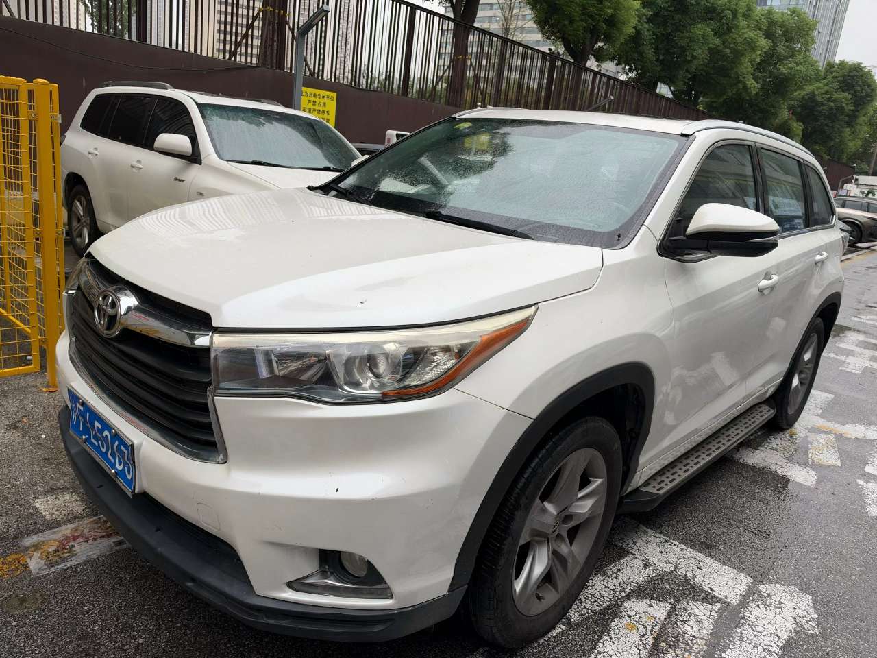 Toyota Highlander 2017 2.0T Automatic Sunroof 2WD