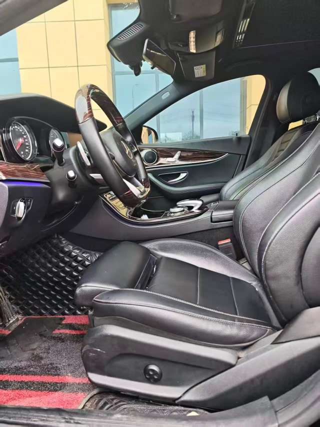 Mercedes-Benz E-Class 7