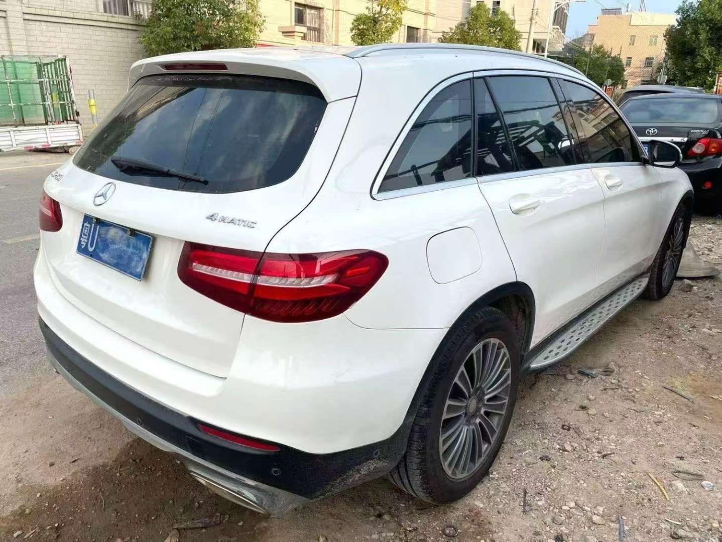 Mercedes-Benz GLC 2017 260 4MATIC 2.0T Dynamic 3