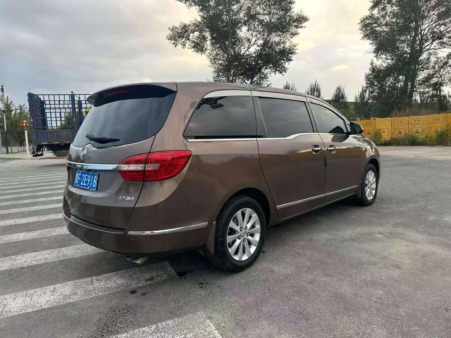 Buick GL8 28T Premium Top Trim 4