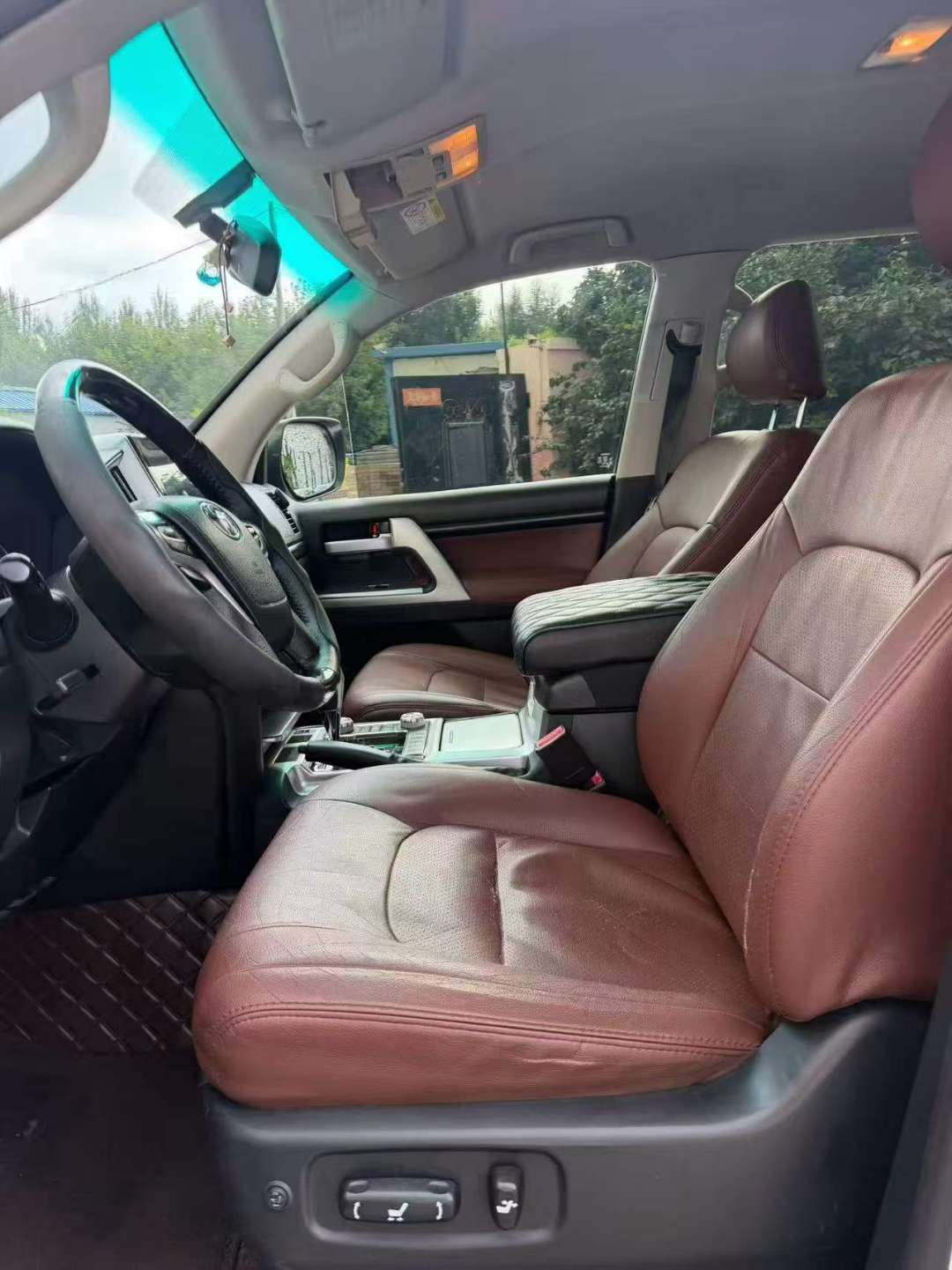Toyota Land Cruiser 2014 4000 5-Seat Version 4