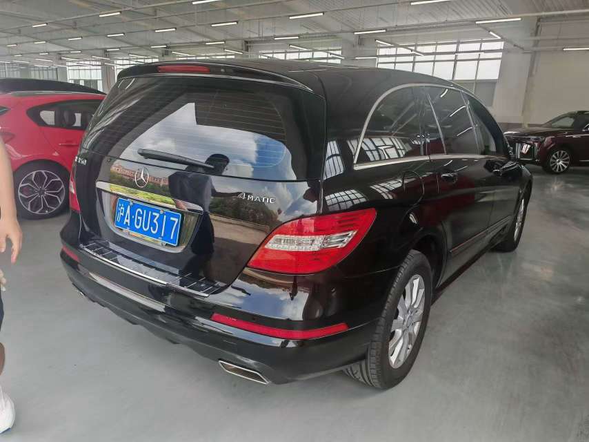 Mercedes-Benz R-Class 6