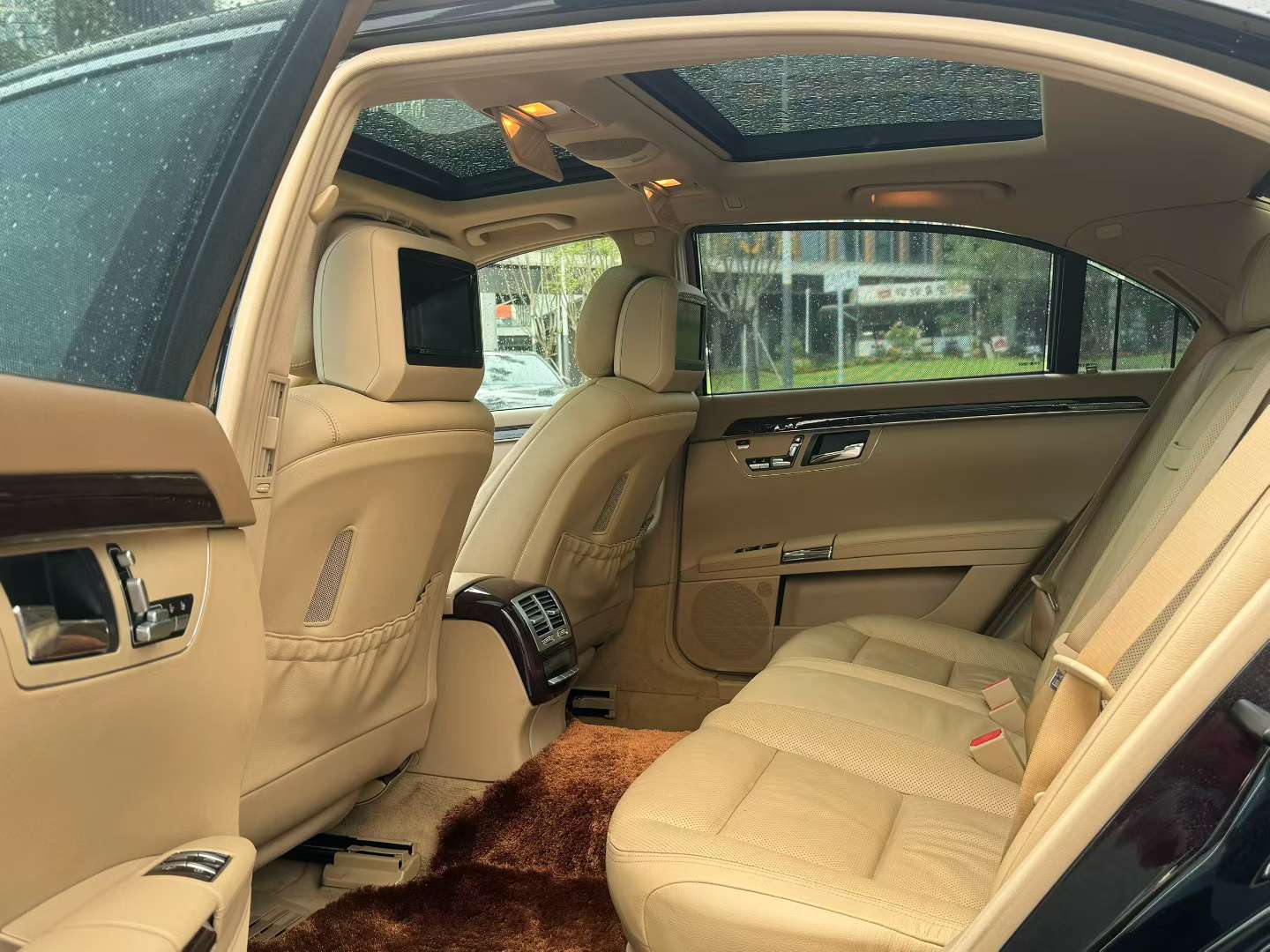Mercedes-Benz S-Class 7