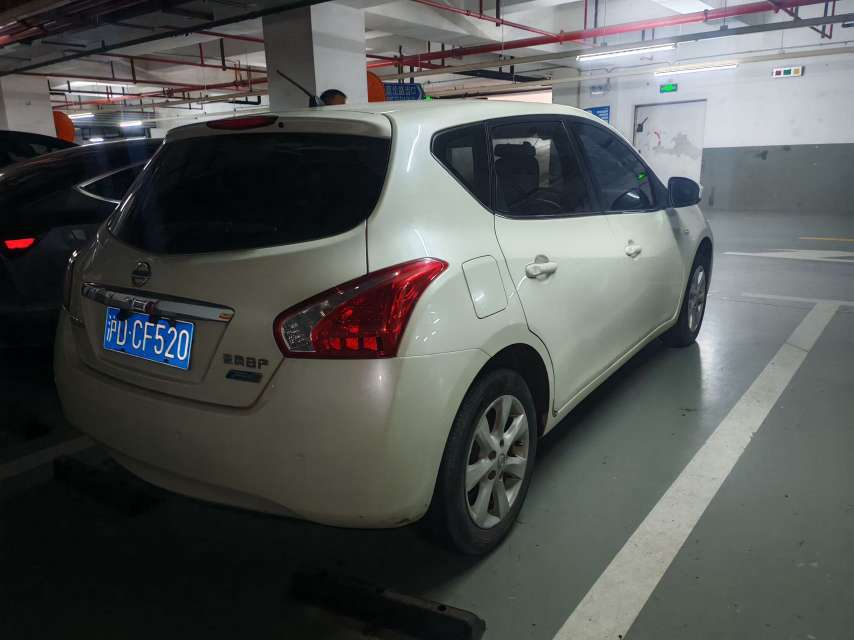 Nissan Tiida 2014 9