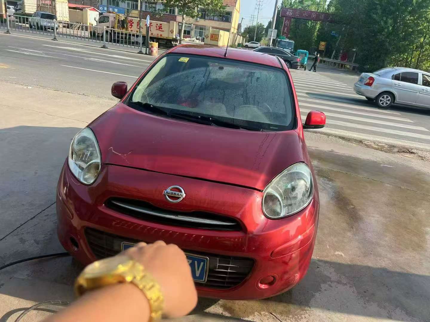 Nissan March