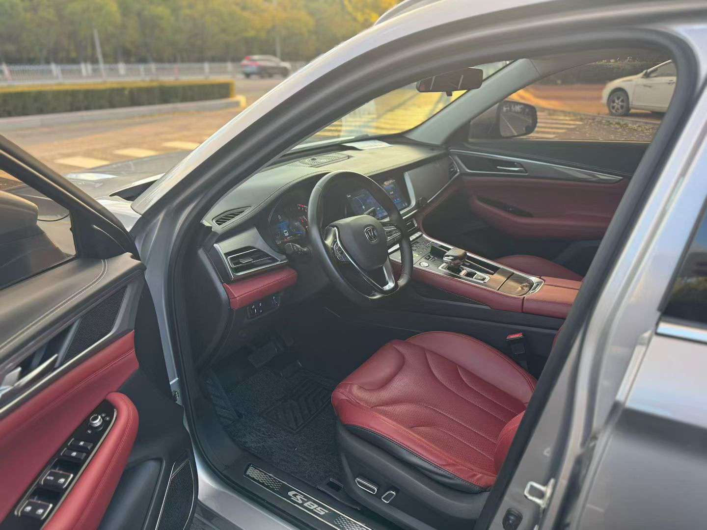Changan CS85 1.5T 4