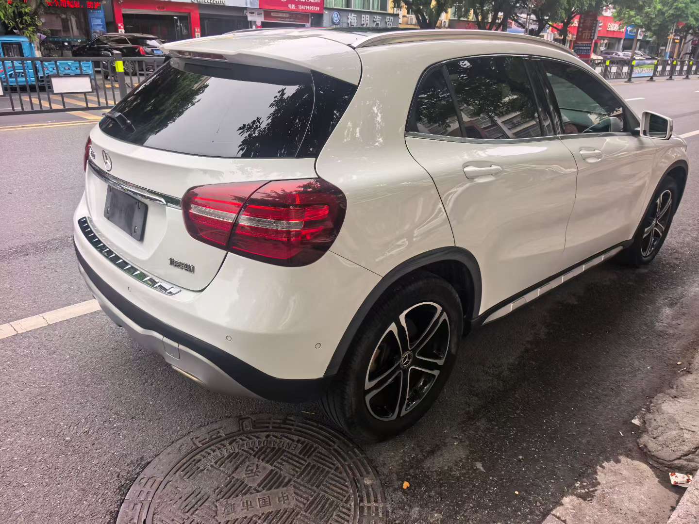 Mercedes-Benz GLA GLA200 6