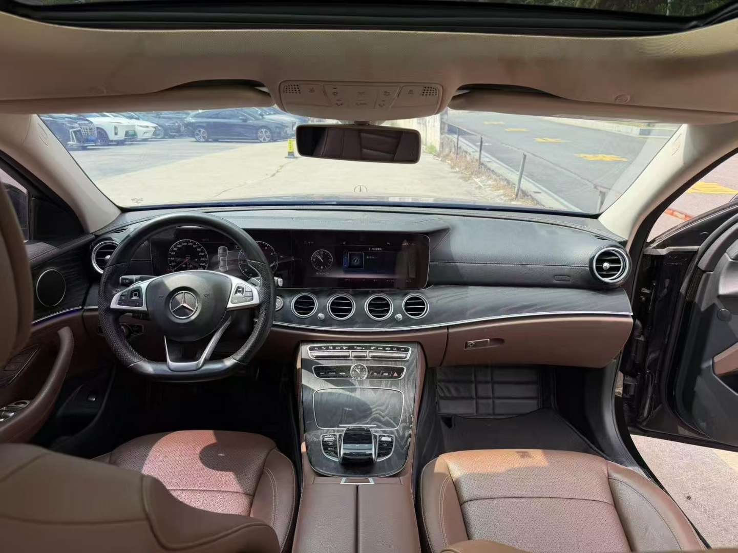 Mercedes-Benz E-Class E300L Sport Luxury Edition 5