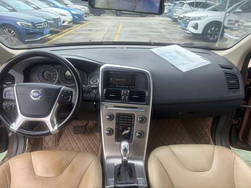 Volvo XC60 T5 Comfort 5