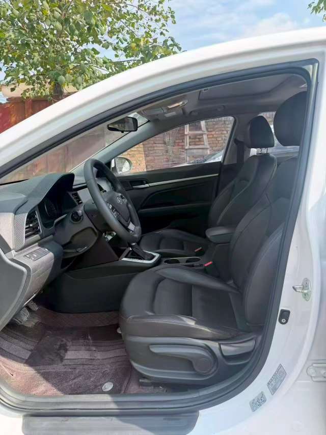 Hyundai Elantra 1.5L Zhixuan Elite Edition 4