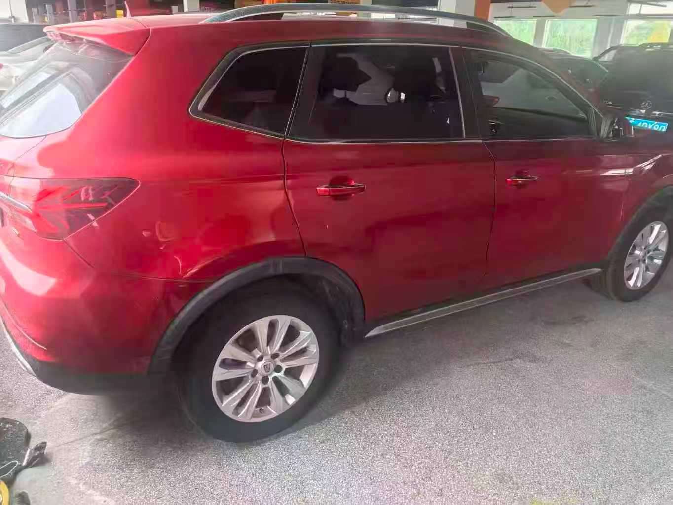 Roewe RX5 2017 1.5T Automatic Panoramic Sunroof 2