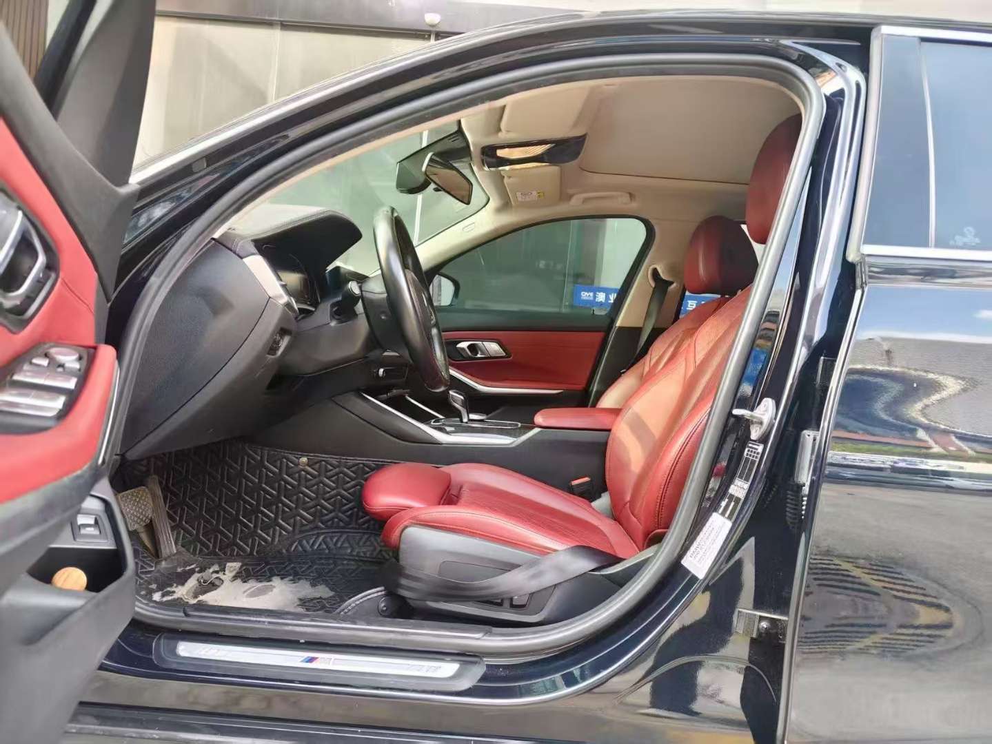 BMW 3 Series 325Li 2.0T M Sport 6