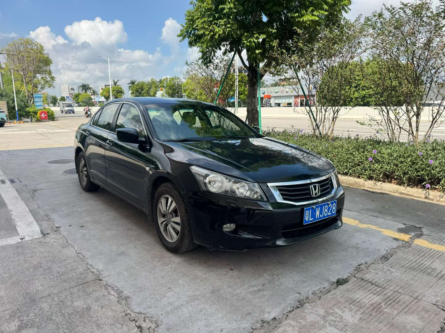 Honda Accord 2.0L Automatic Sunroof