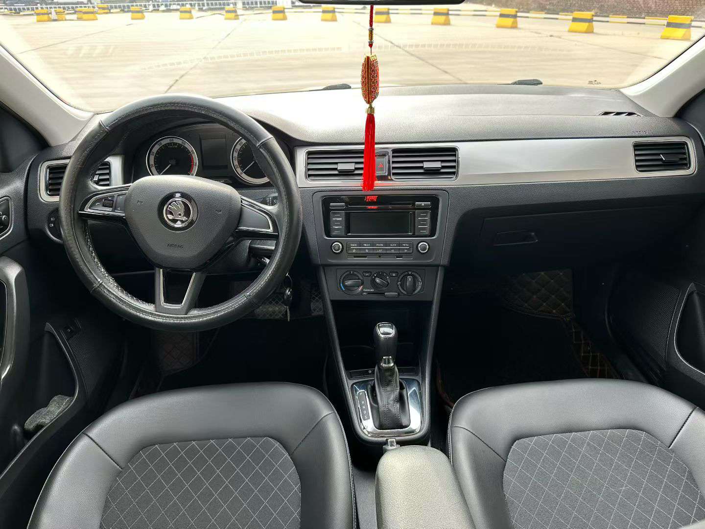 Skoda Rapid 8