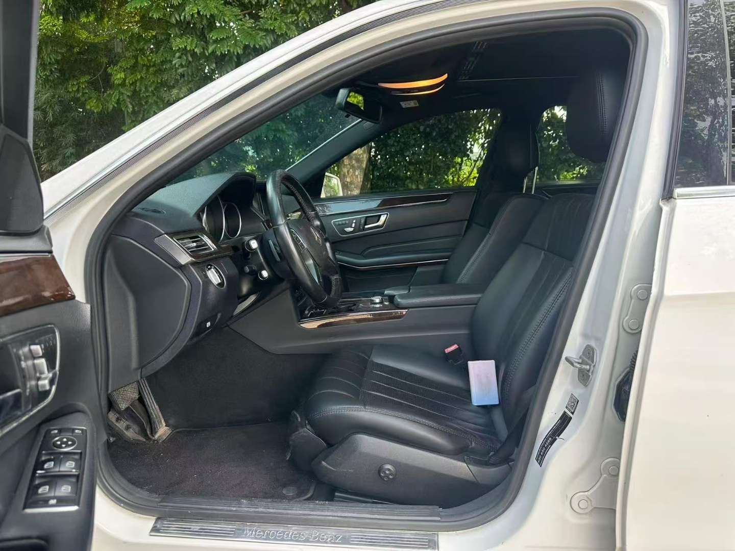 Mercedes-Benz E-Class E200L 2.0T Automatic Sunroof 5