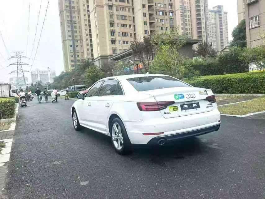 Audi A4L 2.0T Progressive 5