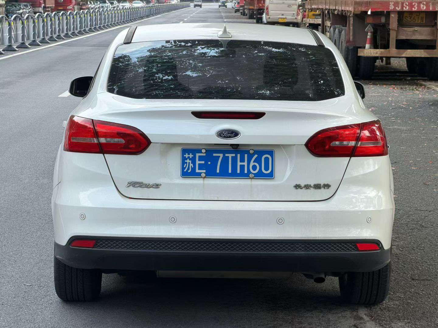 Ford Focus 2017 Sedan 1.6L Automatic Sunroof 4