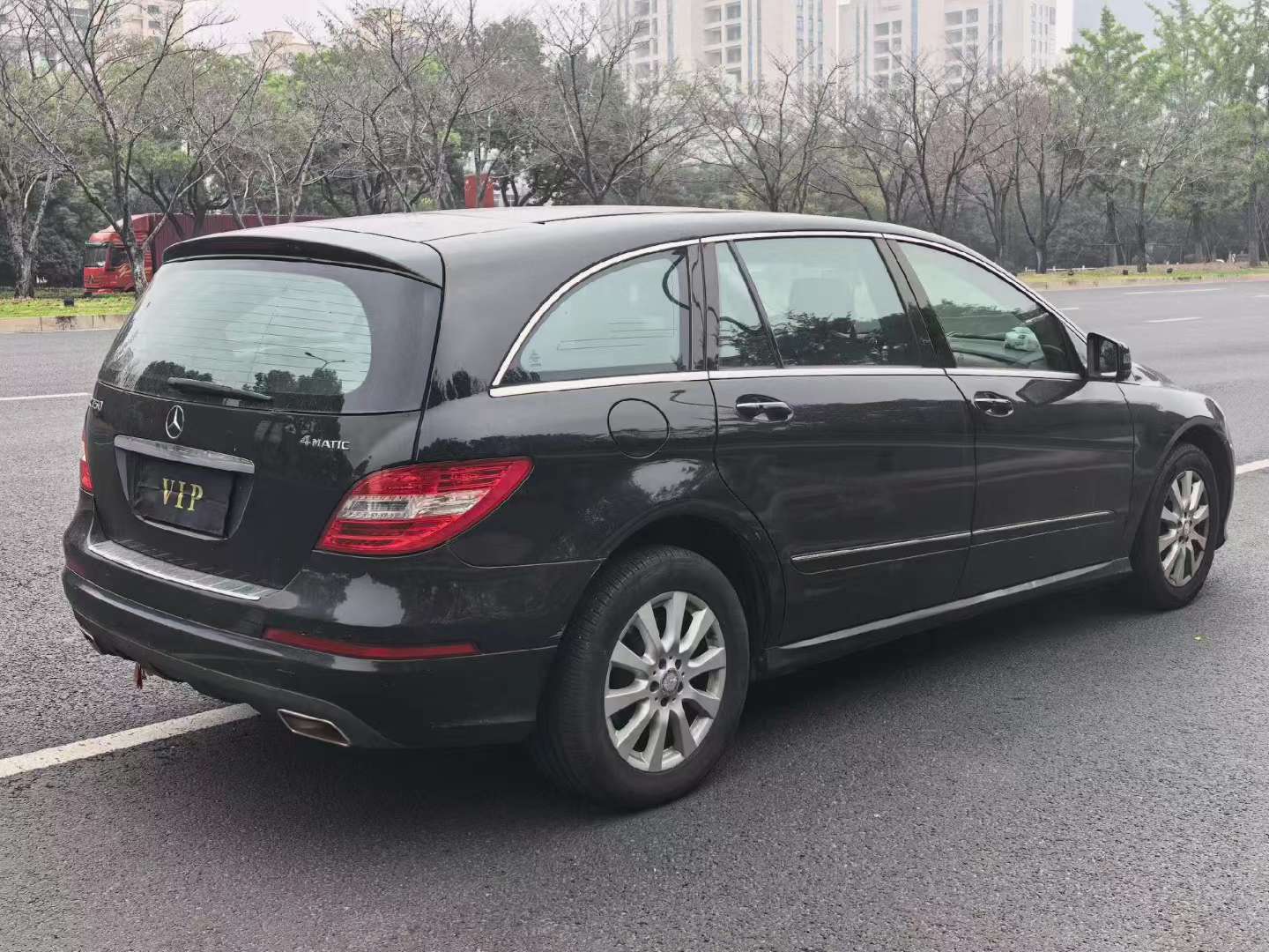 Mercedes-Benz R-Class 2011 350 L 4MATIC 3.5L 7