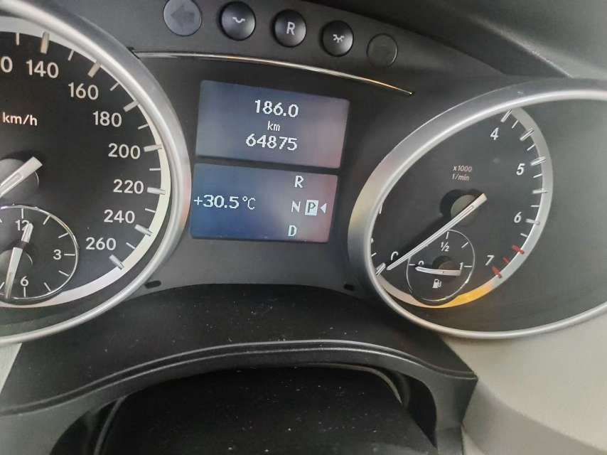 Mercedes-Benz R-Class 2