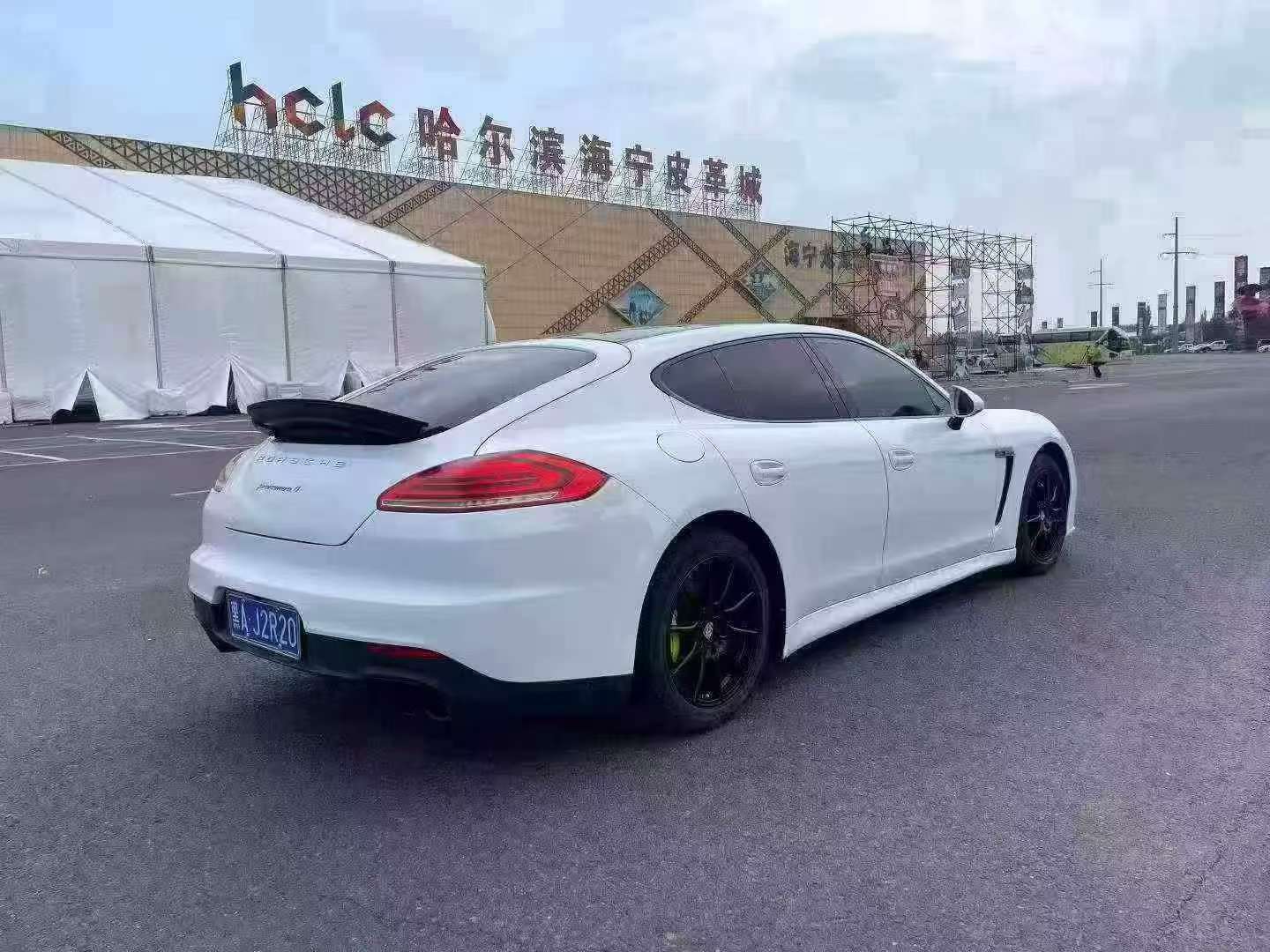 Porsche Panamera 4