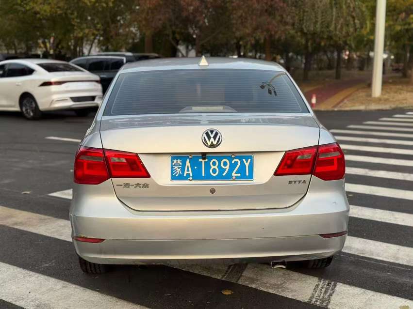 Volkswagen Jetta 8
