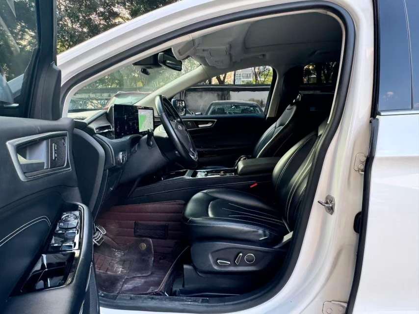 Ford Edge 2021 Edge PLUS EcoBoost 245 FWD Luxury 7-Seat 7