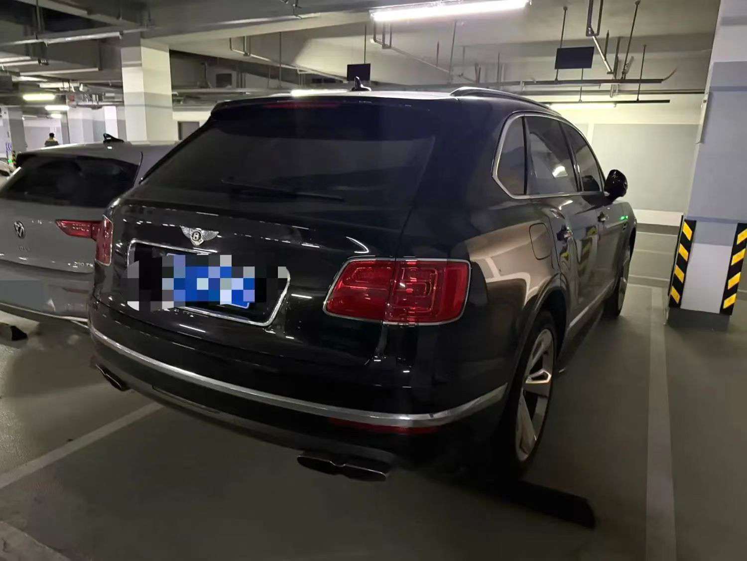 Bentley Bentayga 5