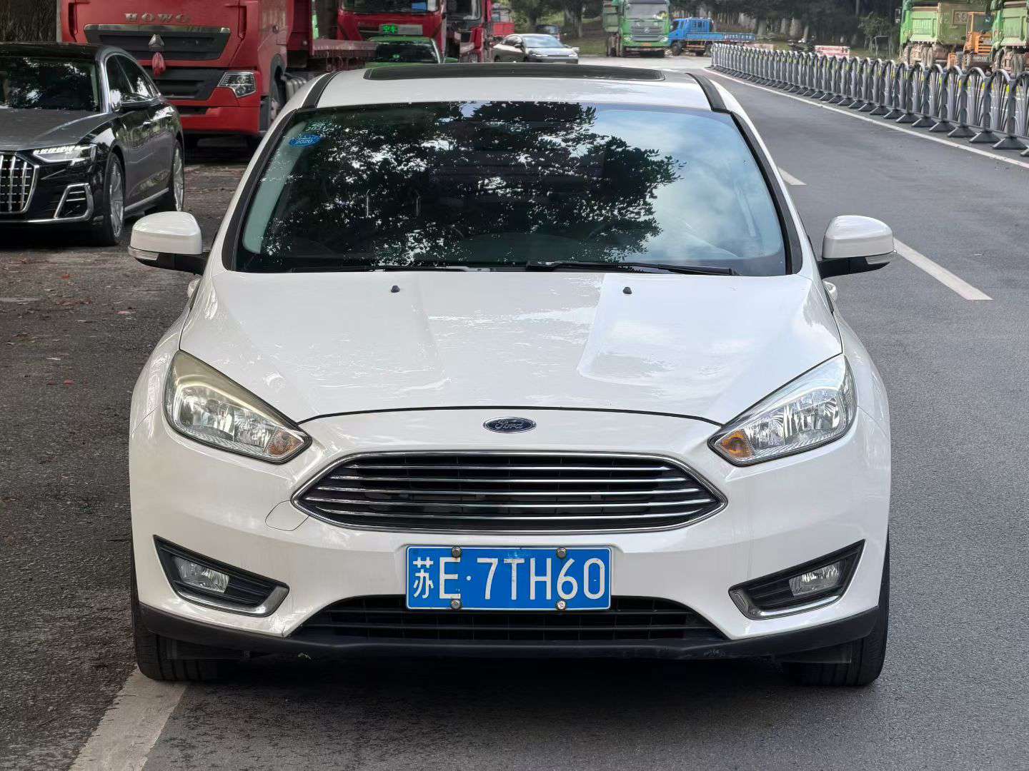 Ford Focus 2017 Sedan 1.6L Automatic Sunroof