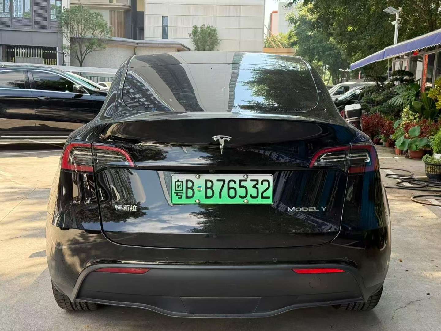 Tesla Model Y Rear-Wheel Drive 4