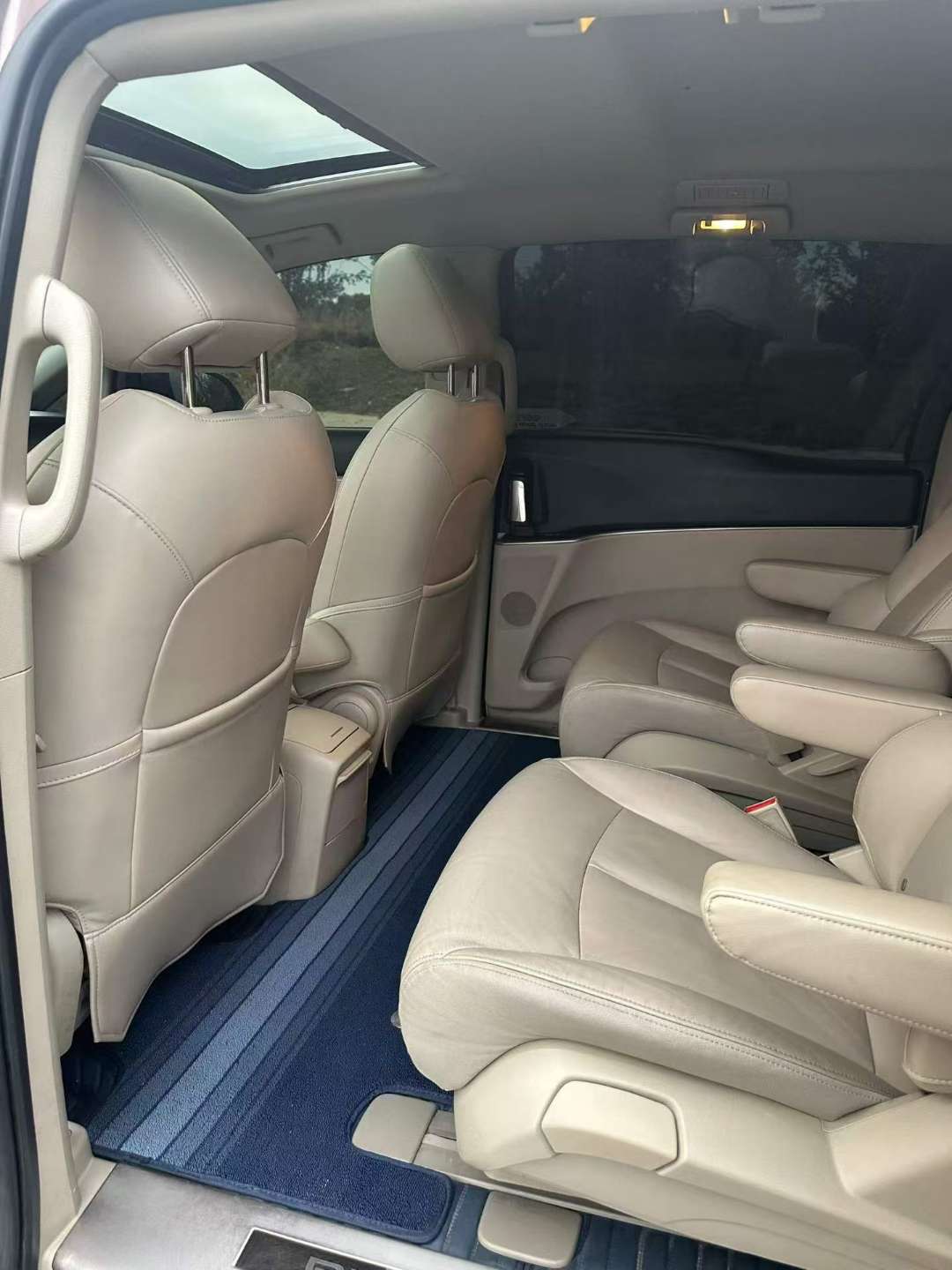 Buick GL8 28T Premium Top Trim 8