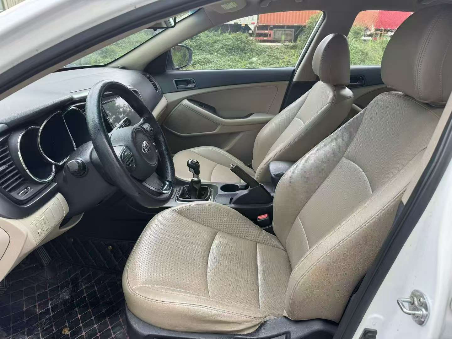 Kia K5 7