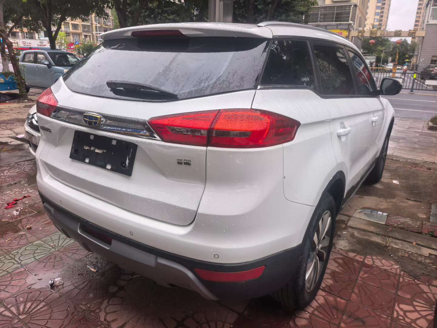 Geely Boyue 1.8T Automatic Panoramic Sunroof 5