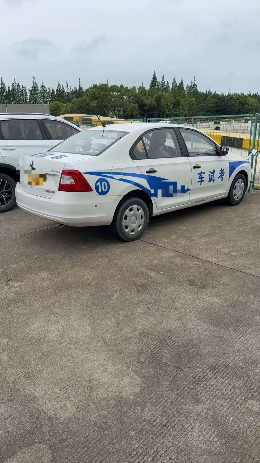 Skoda Rapid Driving School Car 3