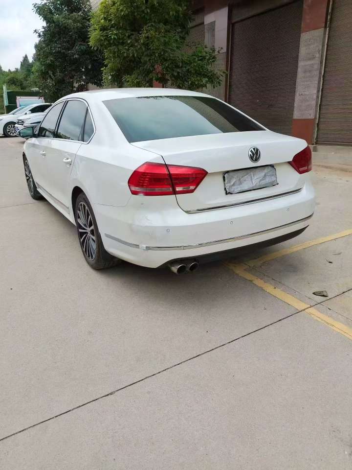 Volkswagen Passat 2.0T Dual-clutch 8