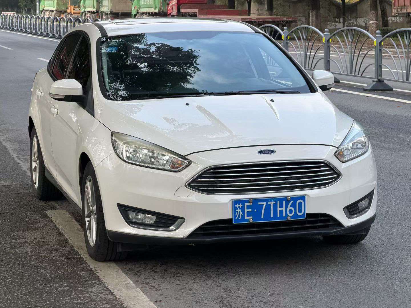 Ford Focus 2017 Sedan 1.6L Automatic Sunroof 2