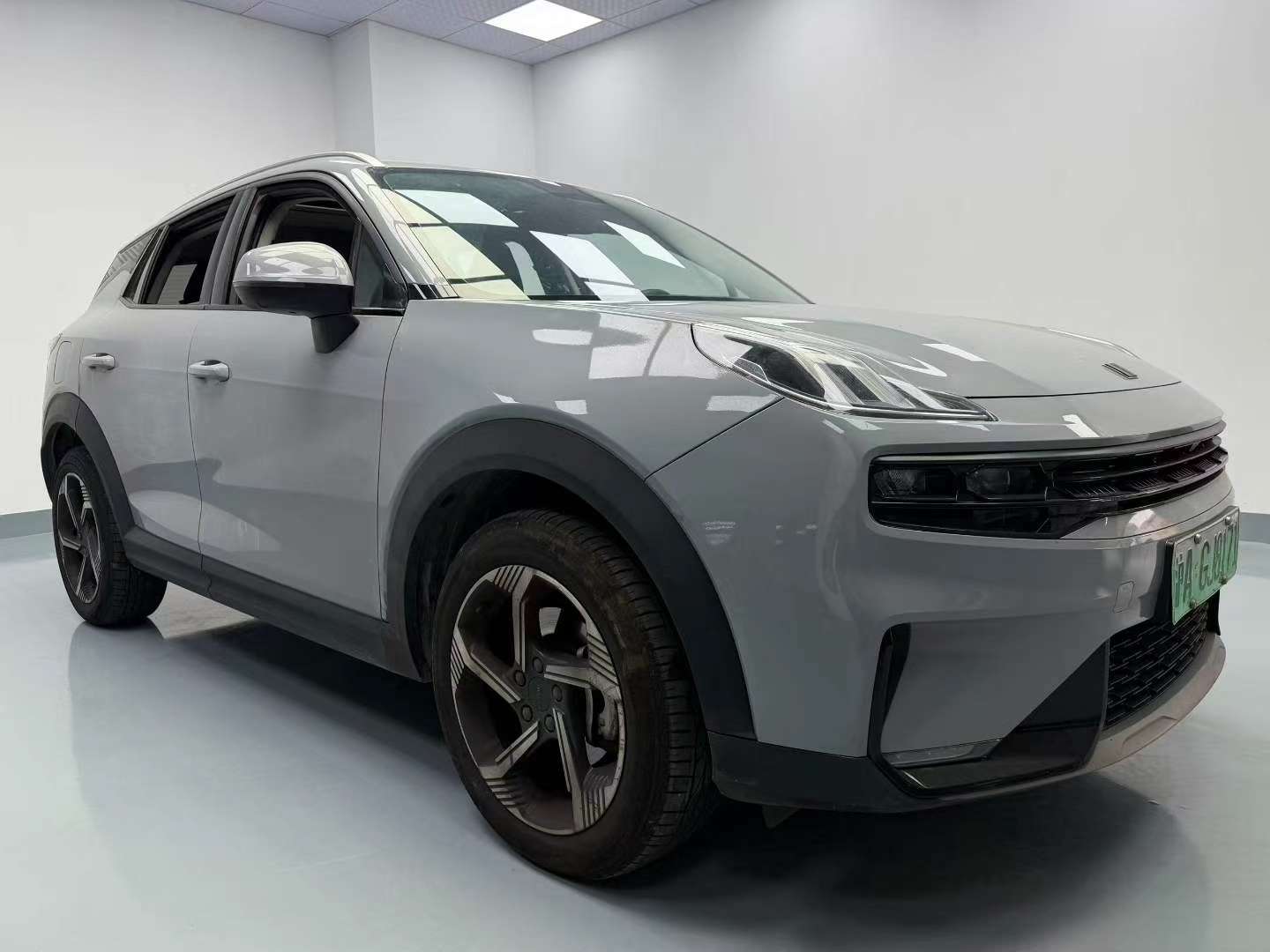 Lynk & Co 06 3