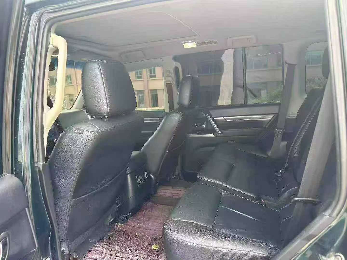 Mitsubishi Pajero V93 7