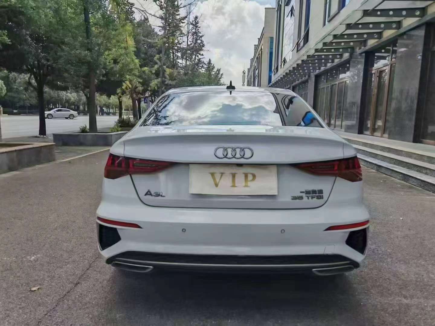 Audi A3L 8