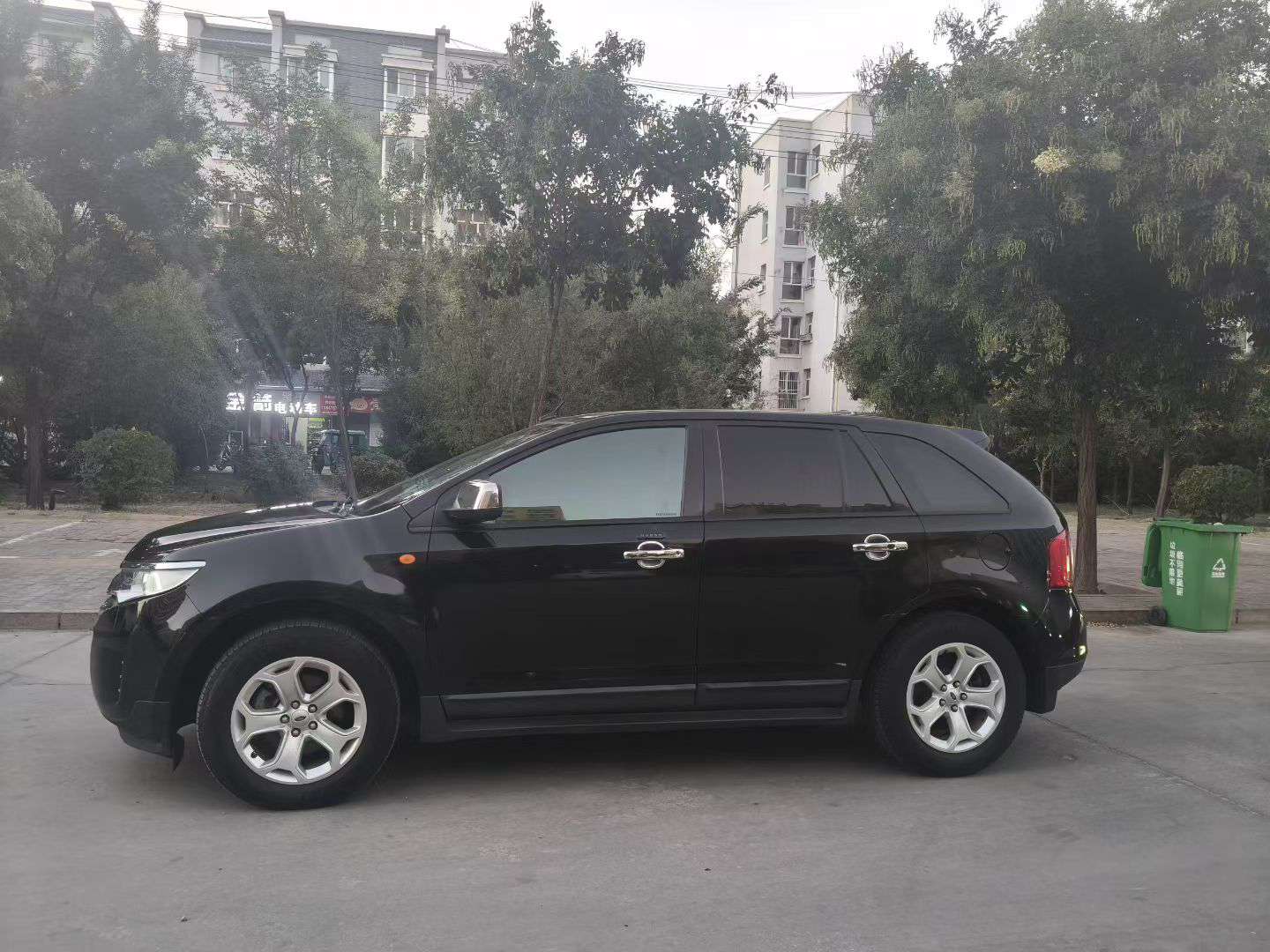 Ford Edge 2.0T 4