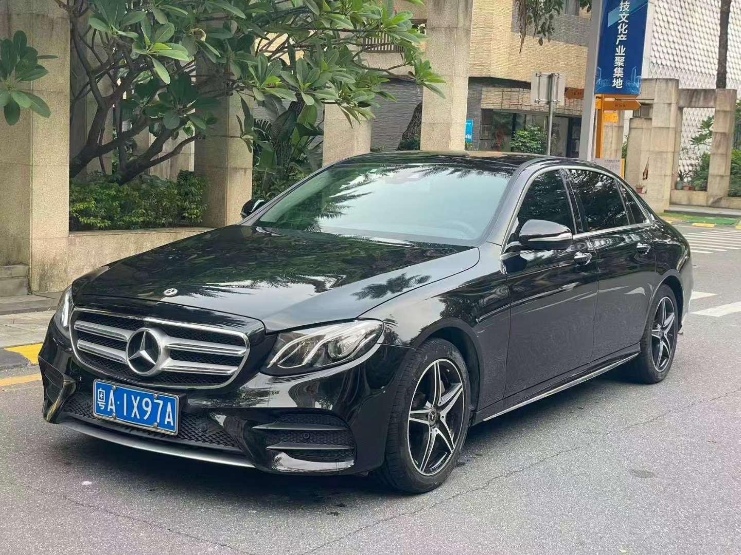 Mercedes-Benz E-Class Facelift Sport Comfort Edition