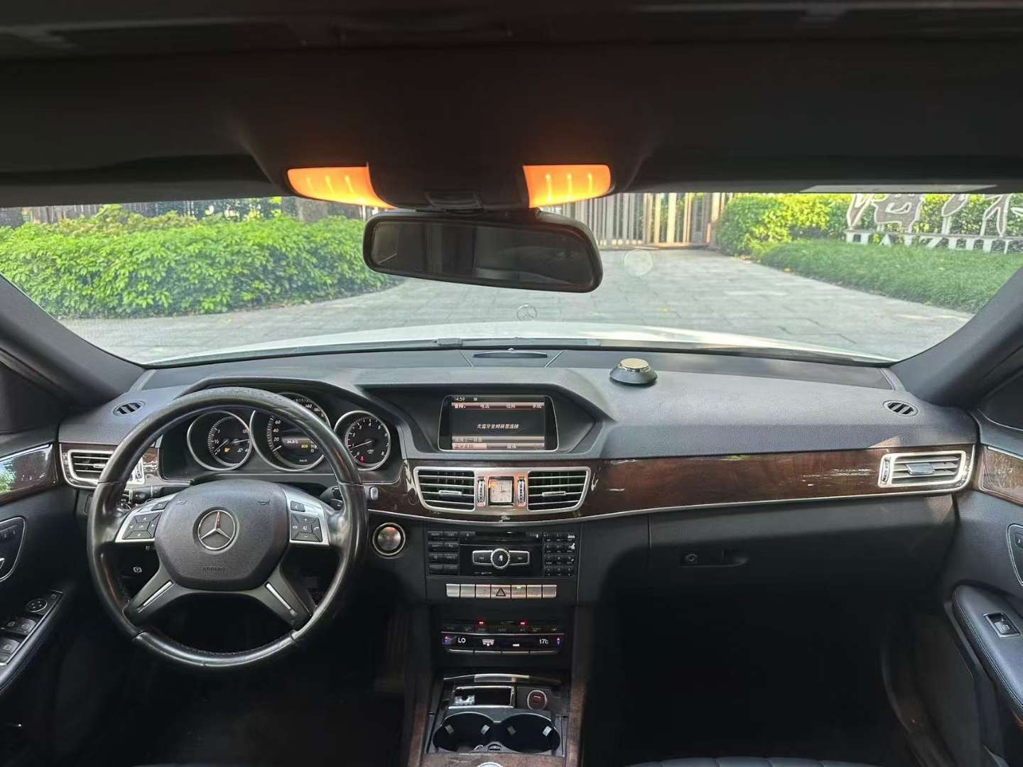 Mercedes-Benz E-Class E200L 2.0T Automatic Sunroof 8
