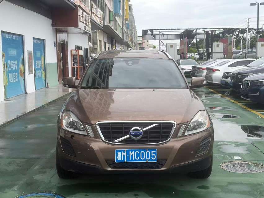 Volvo XC60 T5 Comfort 2